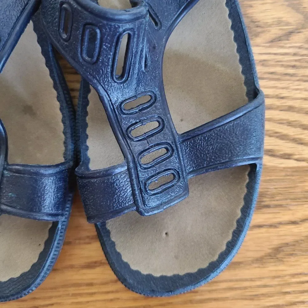 Vintage Women's Happy Feet Navy T-Strap Sandals Size 24 CM ~7 US Made Corona, CA